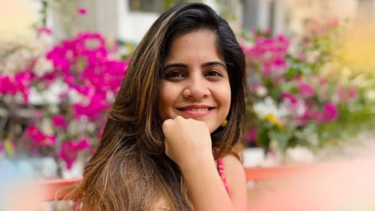 Amruta Deshmukh Wiki, Biography, Age, Height, Weight, Family, Net Worth 1 Amruta Deshmukh Wiki