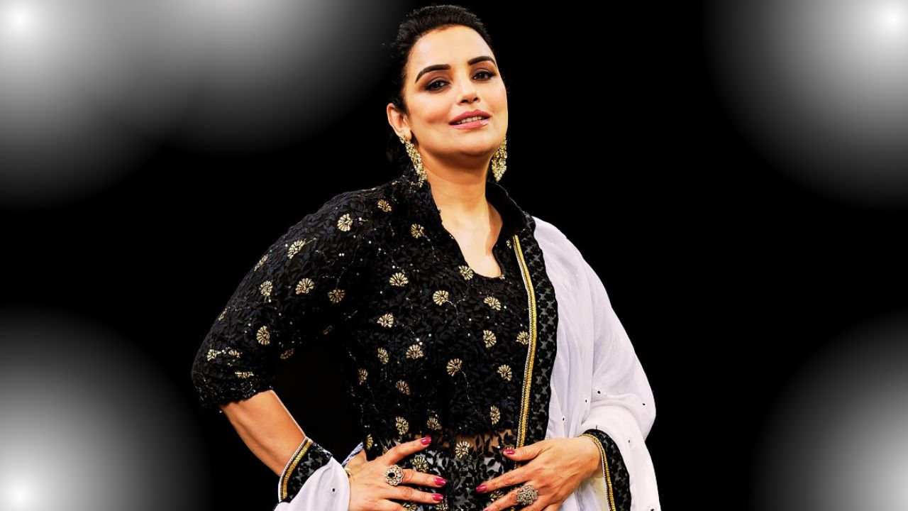 Shwetha Menon | Wiki | Biography. 1 Shwetha Menon